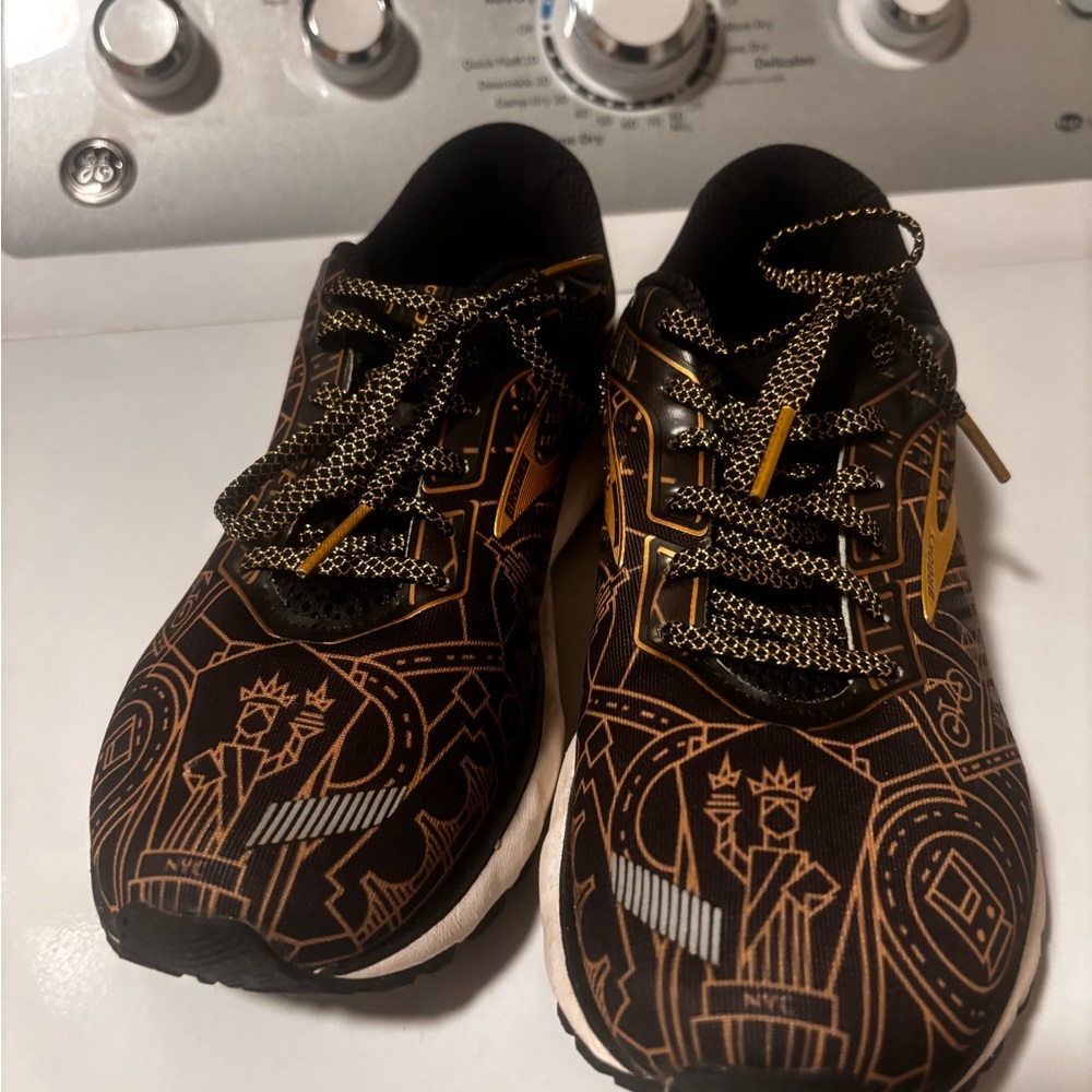 Brooks Ghost 12 NYC Marathon Limited Edition Women’s Running Shoes Size 9.5